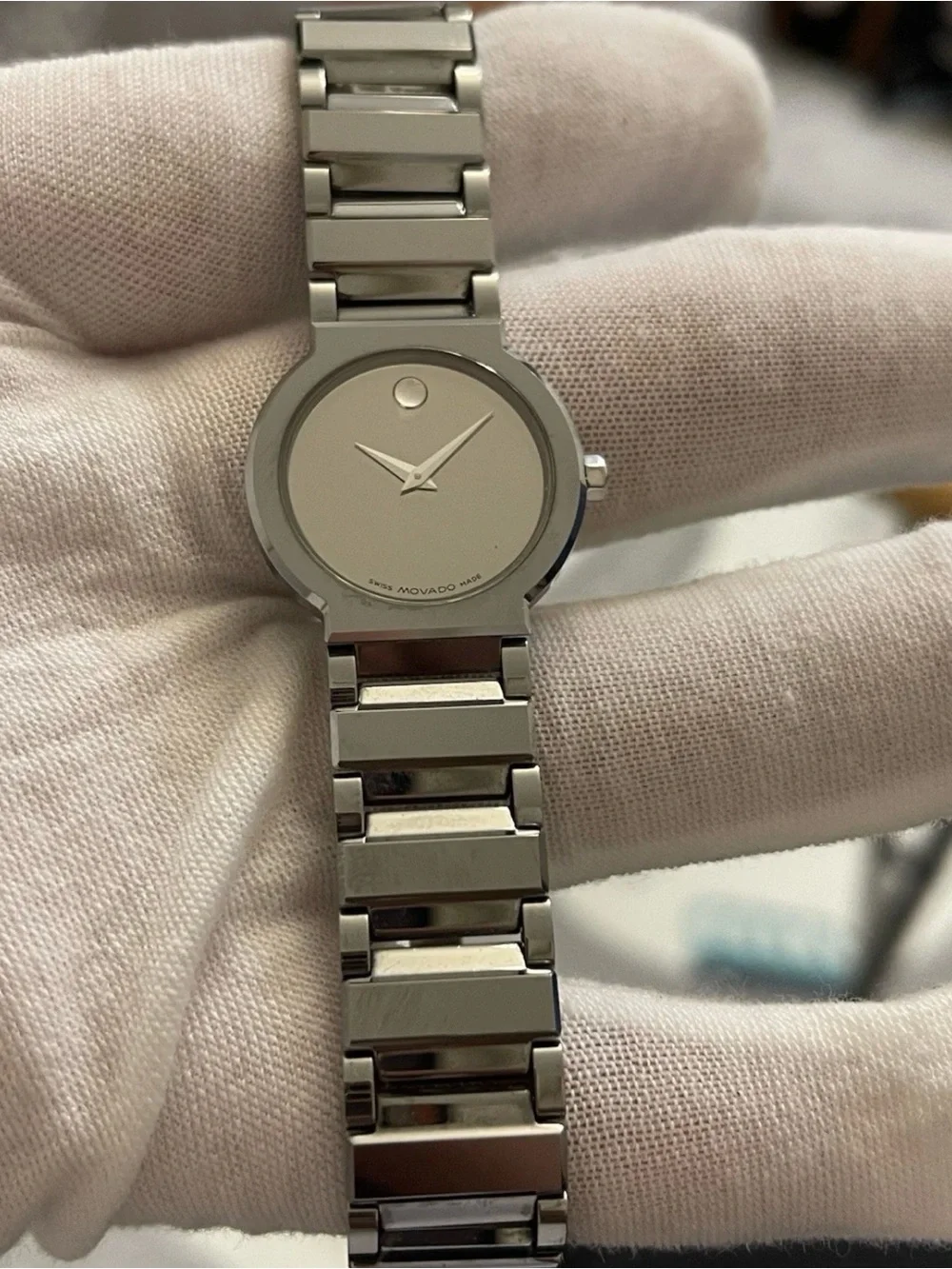 MOVADO Valor Ceramic 89.01.1841 Silver Mirror Dial 26mm Women's Watch Swiss Made